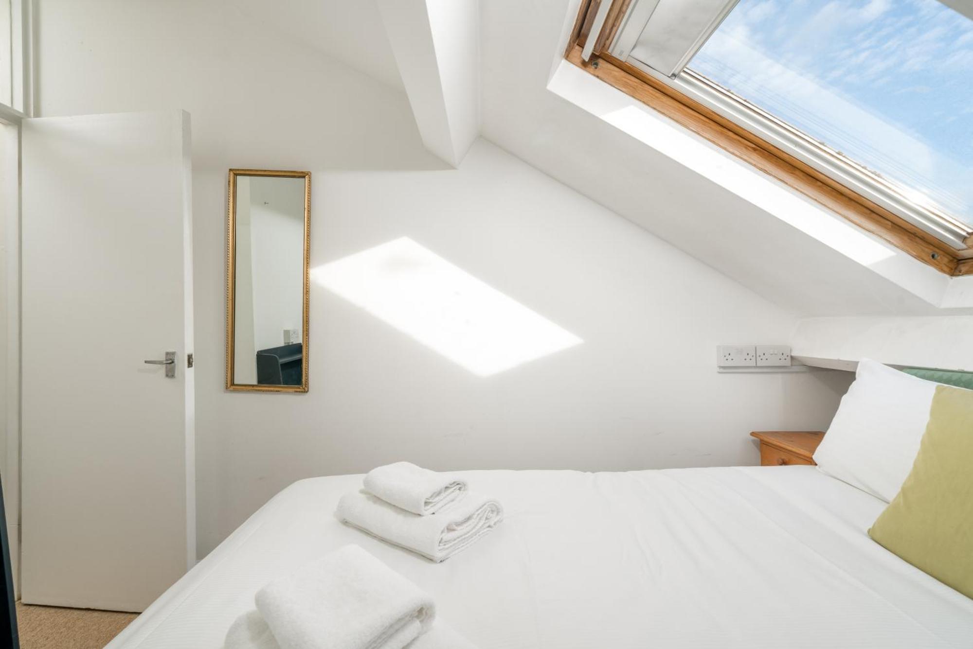 Cozy Maisonette Near Abbey Road London Bagian luar foto